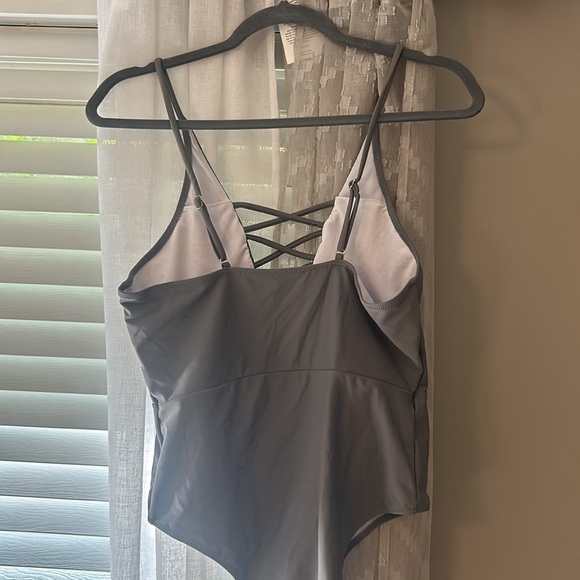 CUPSHE Size Large green one piece zig zag style bathing suit - Picture 4 of 5